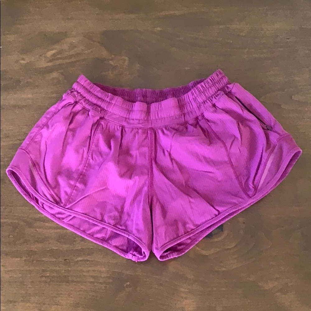 Hottie hots Lululemon shorts